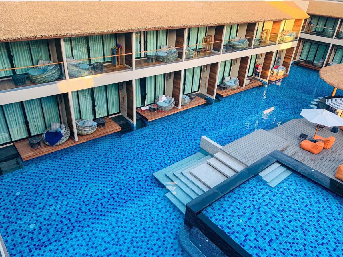 Deluxe Double or Twin Room Pool Access,843344297:JPEG